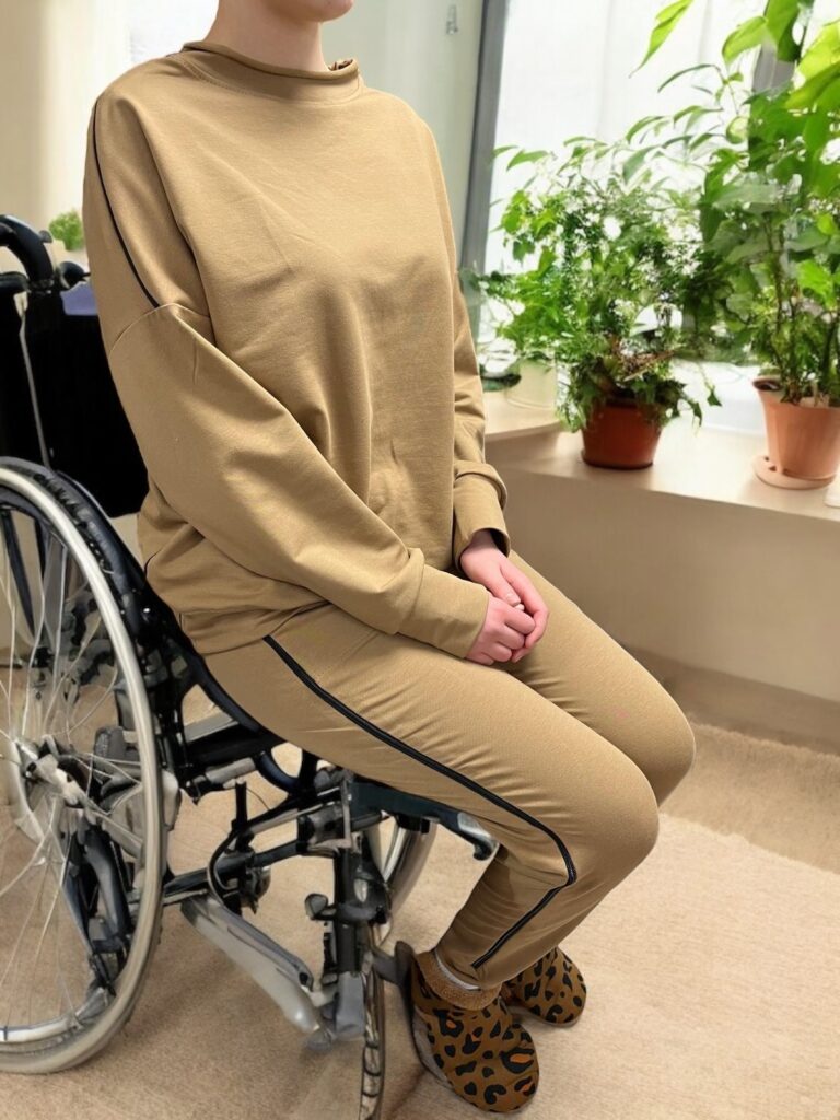 Bluza adaptacyjna z innowacyjnymi zamkami KARMEL