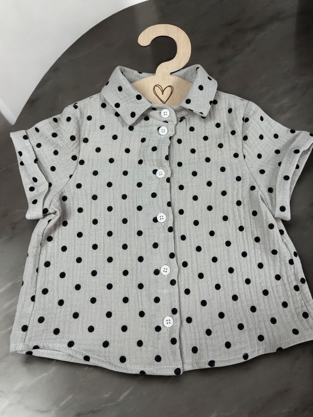 Komplet dziewczęcy z jerseyu na lato – bluzka i spodenki z kwiatowym motywem | Handmade w Polsce