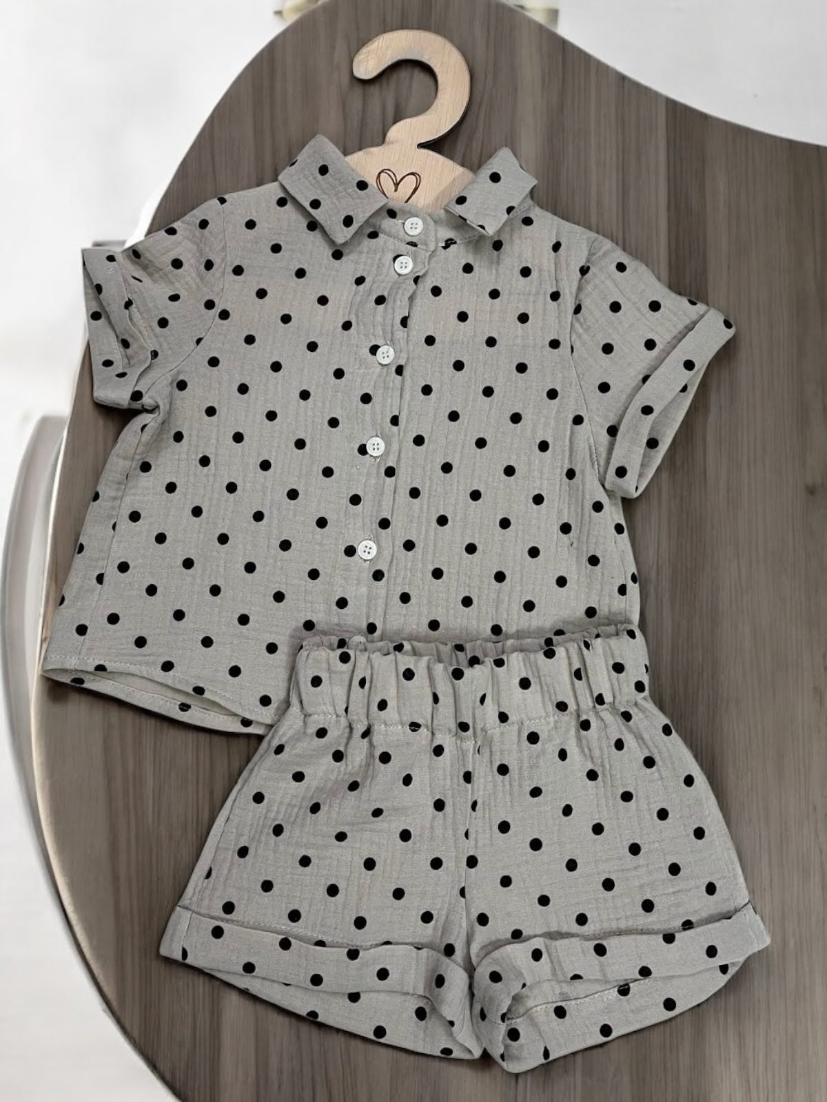 Komplet dziewczęcy z jerseyu na lato – bluzka i spodenki z kwiatowym motywem | Handmade w Polsce