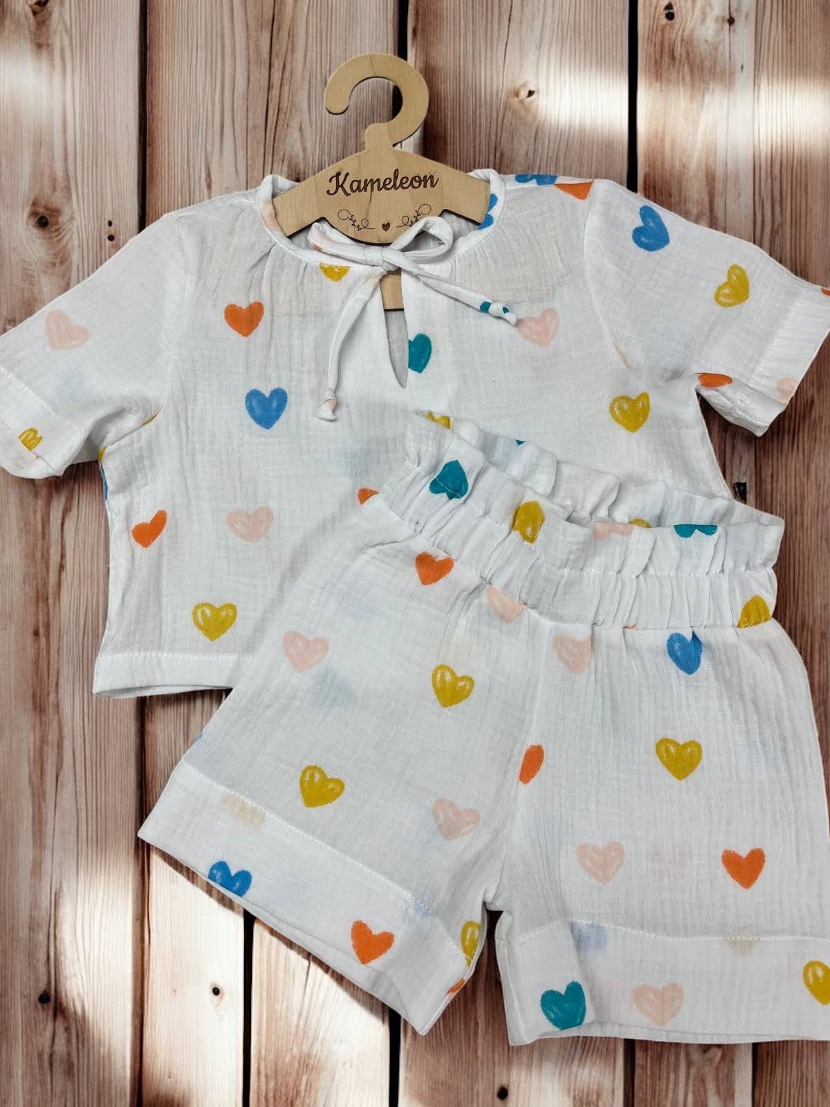 Muślinowy komplet letni dla dziewczynek – delikatność, styl i komfort w jednym