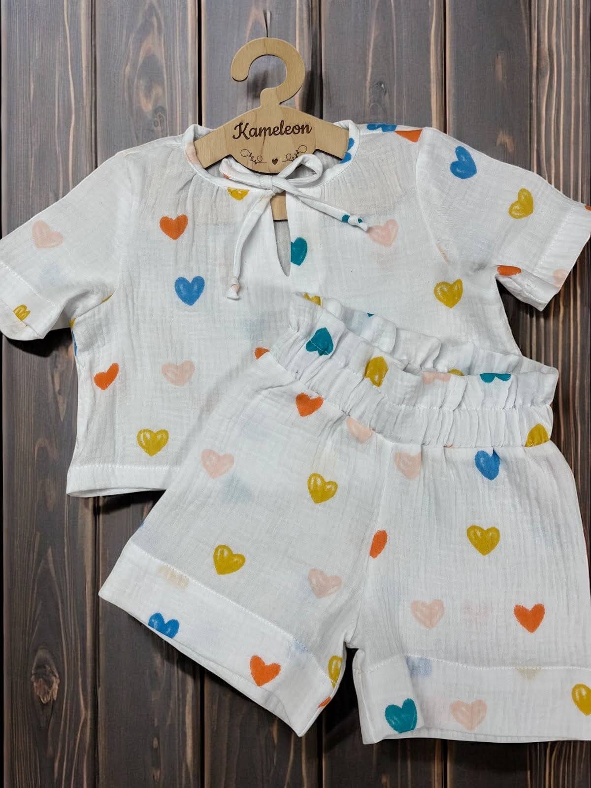 Muślinowy komplet letni dla dziewczynek – delikatność, styl i komfort w jednym