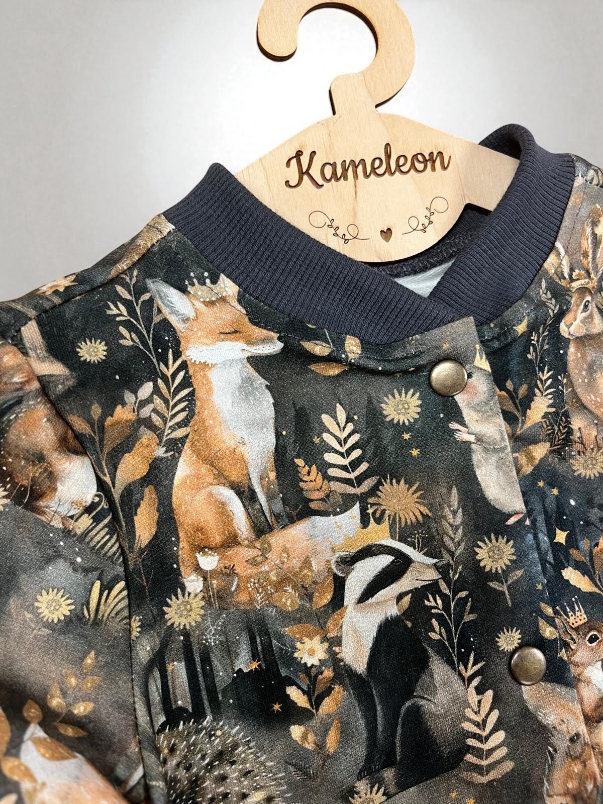 Rozpinana bluza dziecięca z dresówki organicznej PREMIUM – leśny wzór