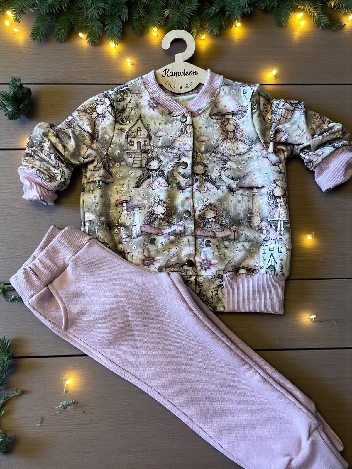 Komplet dla dziewczynki z dresówki organicznej premium – bajkowy wzór z wróżkami