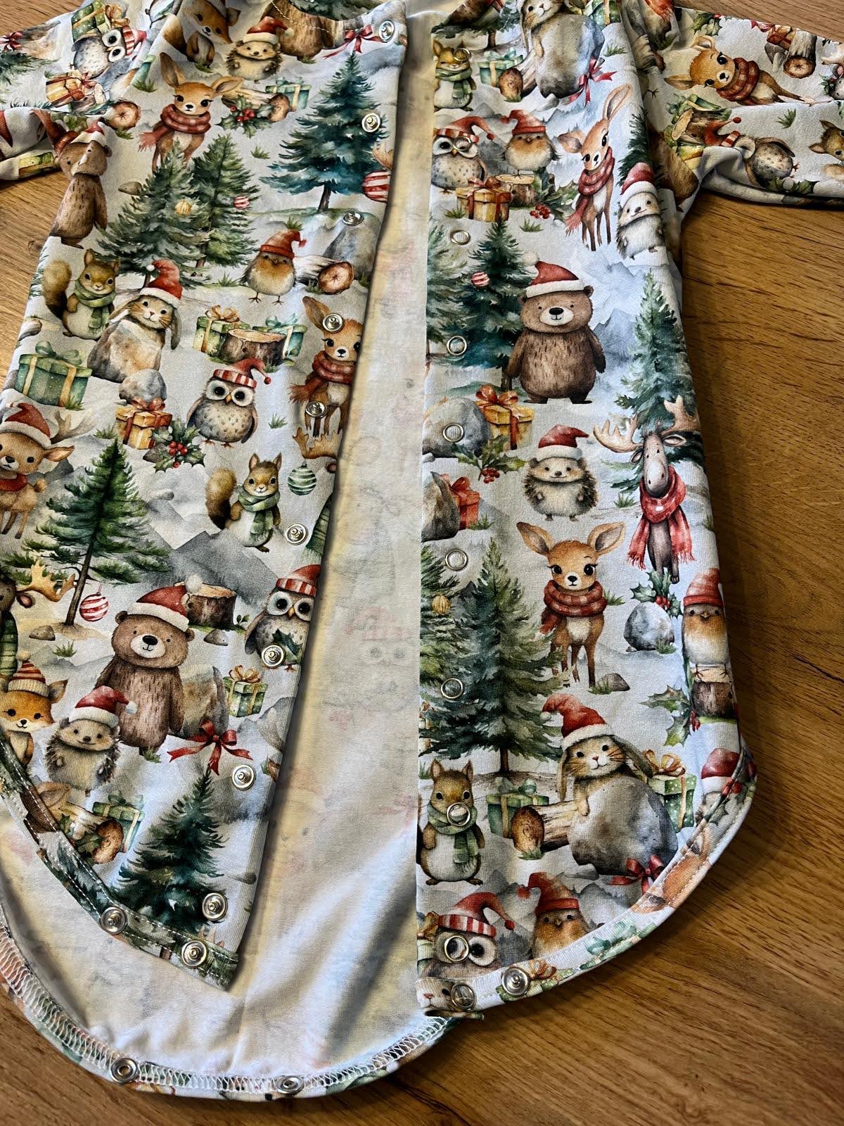 Świąteczne body niemowlęco-dziecięce z uroczym zimowym printem – komfort, magia i wyjątkowa jakość na święta